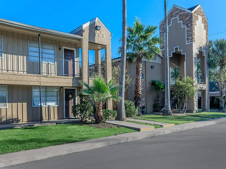 Serenity Apartments — Photo 12