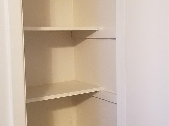 4th image of 3305 Wellesley Ct NE APT 4