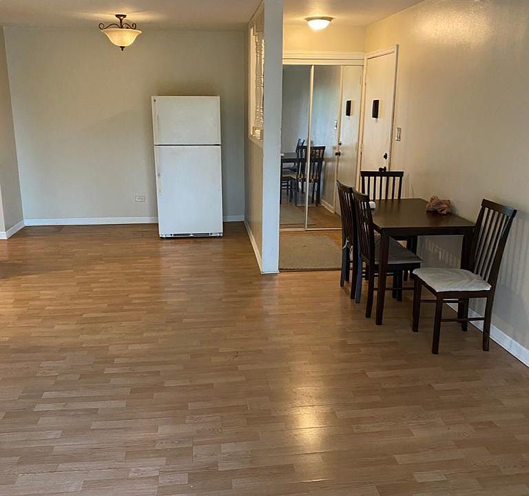 1st image of 580 Hill Dr