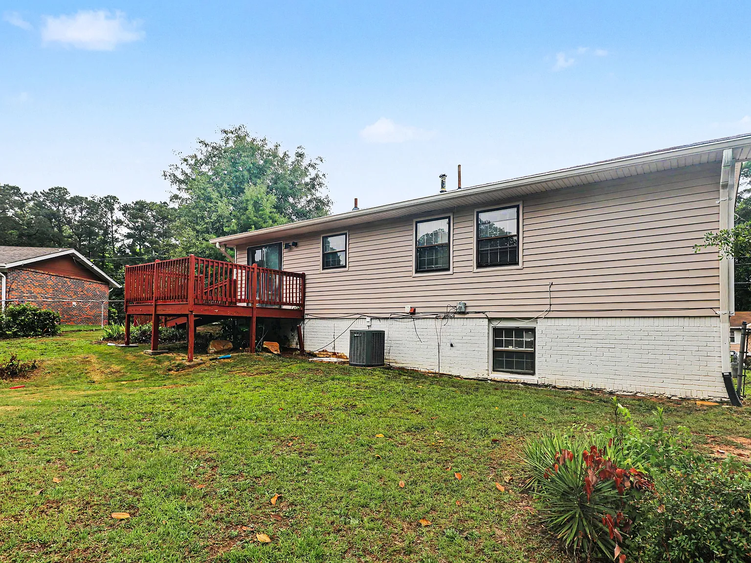 3 bed, 2.5 bath, 1803 sqft, $2,100 — Photo 4