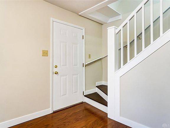 4th image of 1140 Highridge Ave
