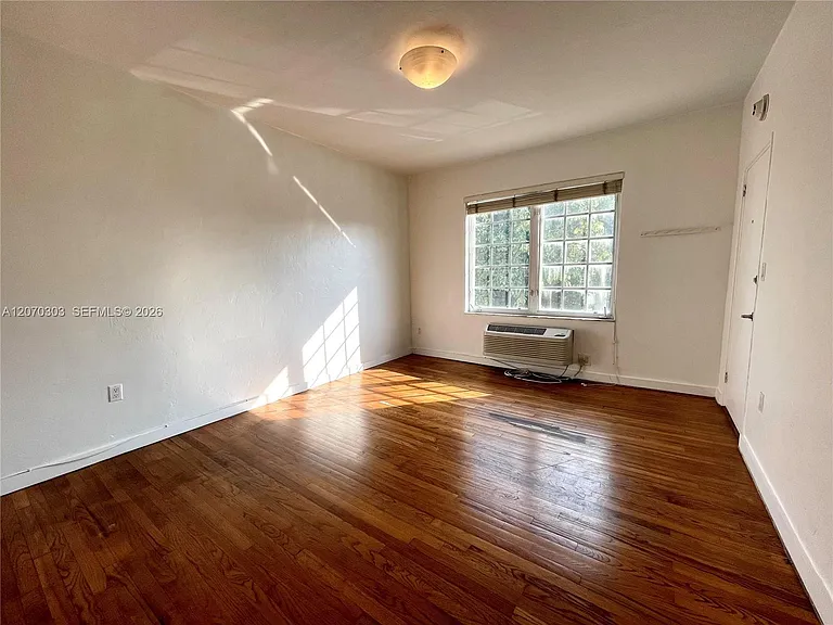 741 15th St #12 — Photo 1