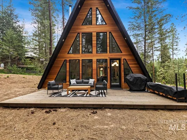 64 Fairway Dr, Garden Valley, ID 83622