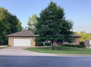 216 Avon Ln, Branson, MO 65616