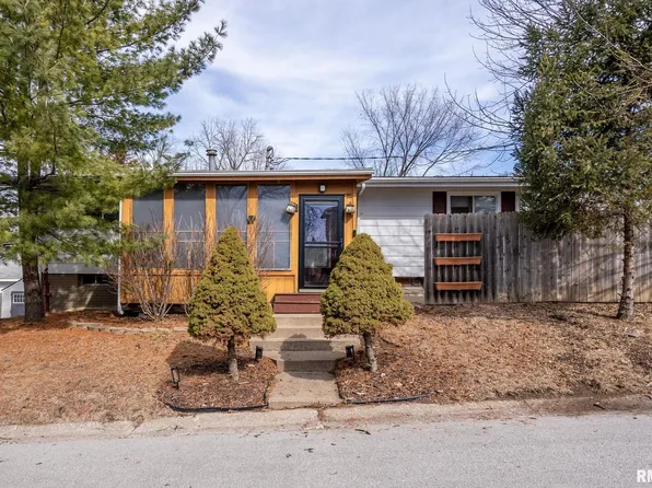 701 N High St, Port Byron, IL 61275