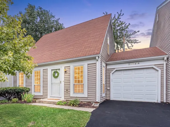 29W456 Blackthorn Ln, Warrenville, IL 60555