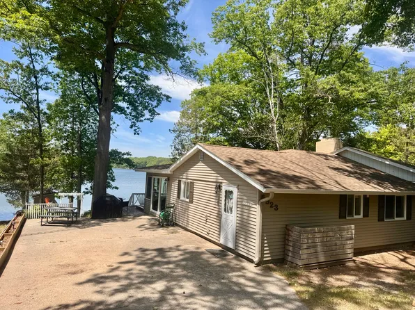 5923 Oak Rd, Rose City, MI 48654