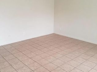 637 W Cambridge Ave APT D, Fresno, CA 93705