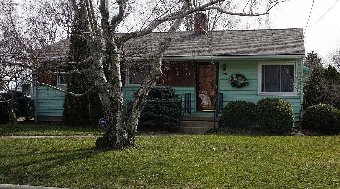 126 Lakeland Dr photo 1