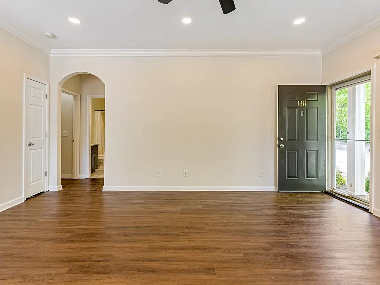 1311 Cashmere Dr — Photo 12