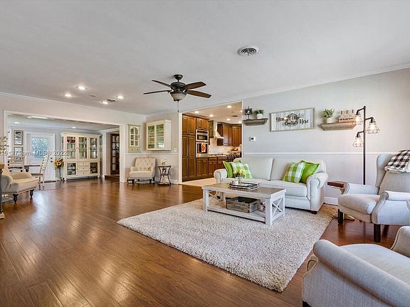 4th image of 4112 Hayes St #4112