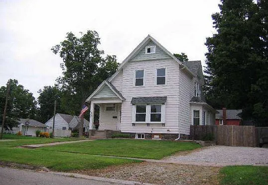 301 S River St photo 1