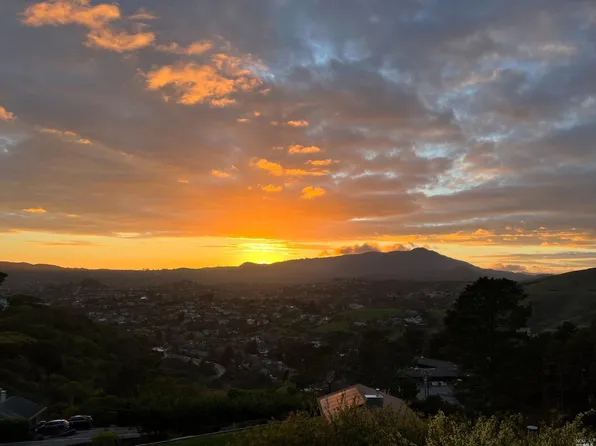 19 Tanfield Road, Tiburon, CA 94920