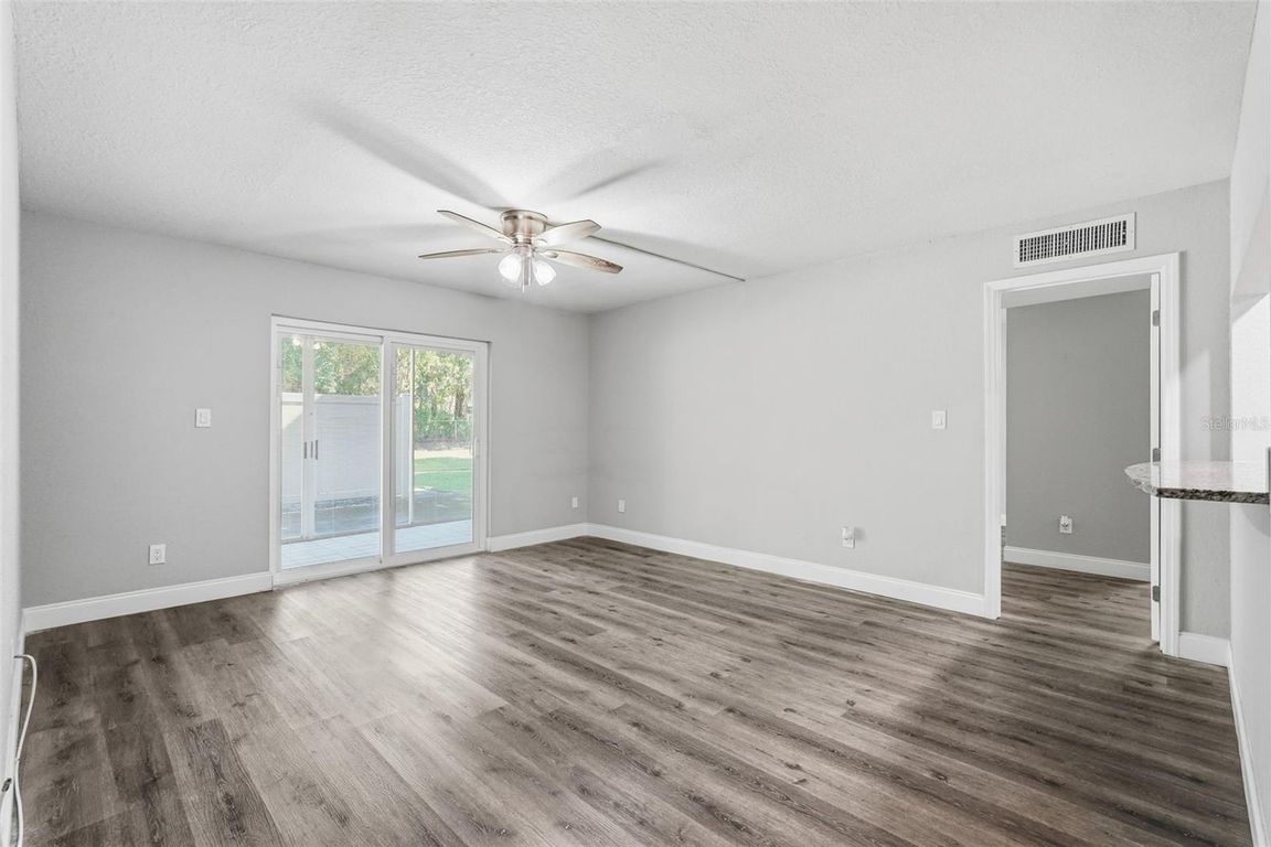 next background image