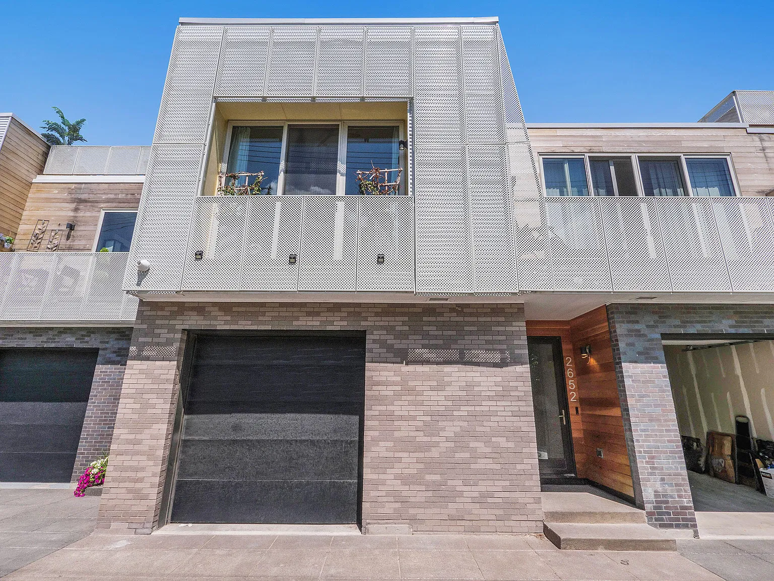 2 bed, 2.0 bath, 1450 sqft, $3,400 — Photo 1