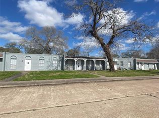 149 Emerald Dr, Clute, TX 77531