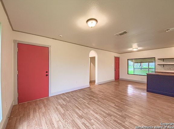 5th image of 3603 Woodville Dr
