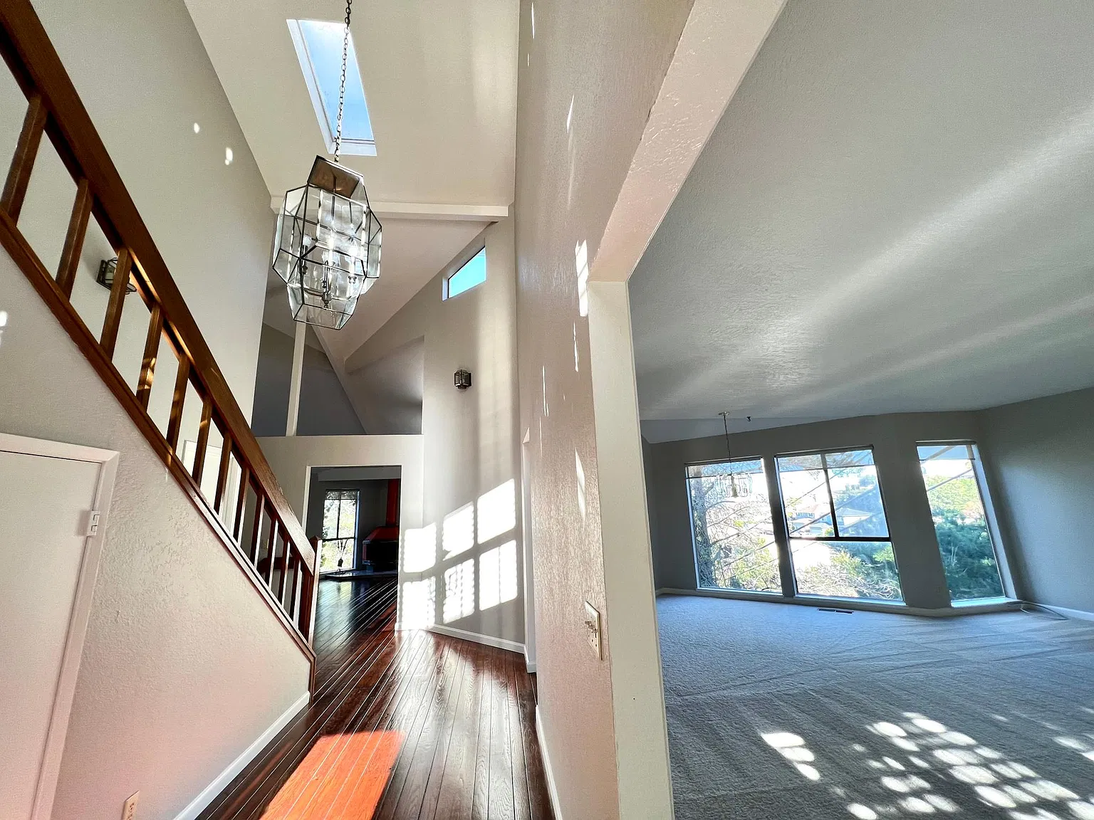 4 bed, 3.5 bath, 2570 sqft, $6,088 — Photo 2