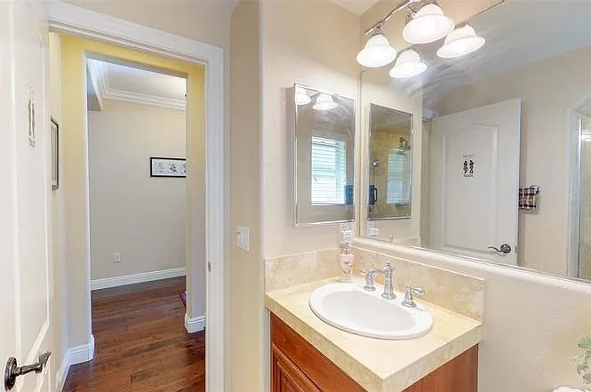 11362 Saddle Cove Ln — Photo 3