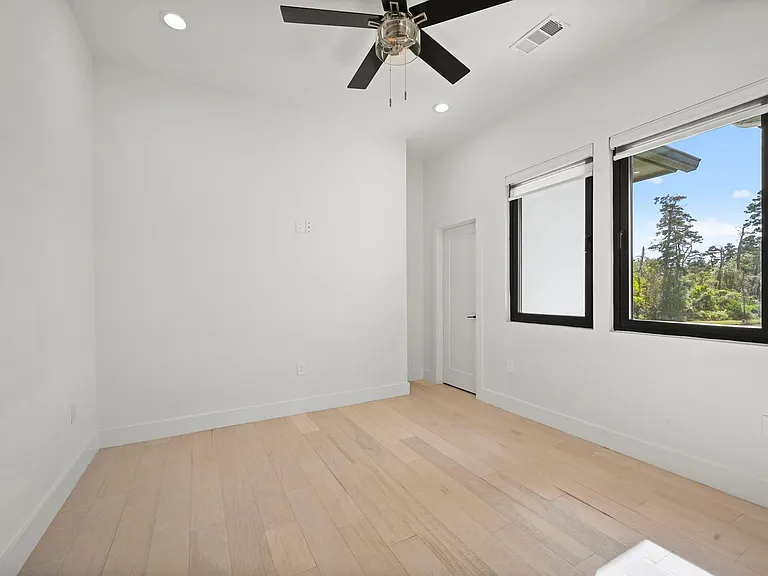9825 Fawn View Dr — Photo 34