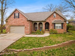 4411 Bogey Dr, Springdale, AR 72764