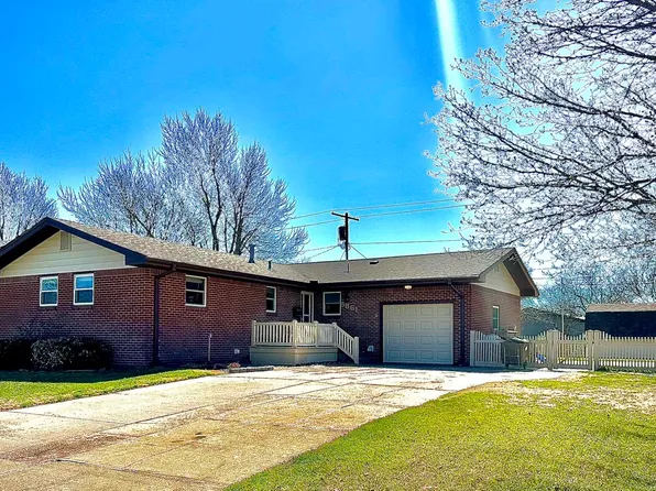 5861 Aspen Dr, Great Bend, KS 67530