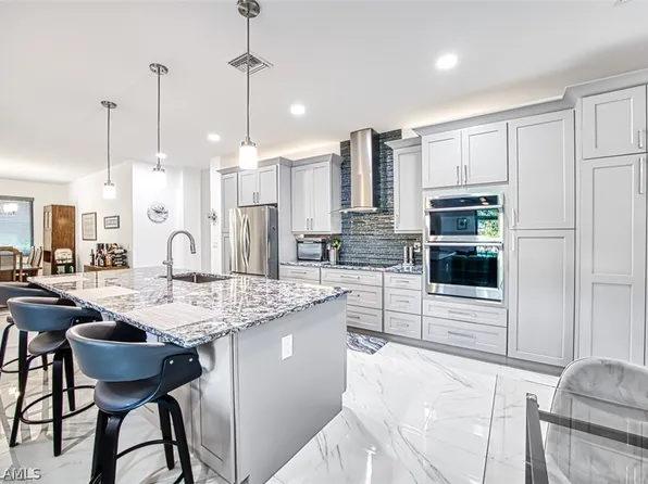 12123 Country Day Cir, Fort Myers, FL 33913