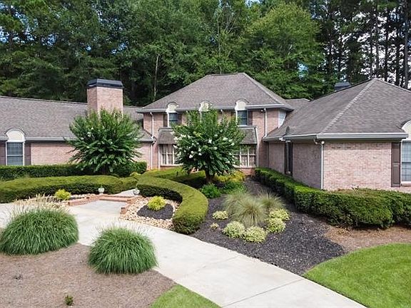 4th image of 125 Broadmoor Dr