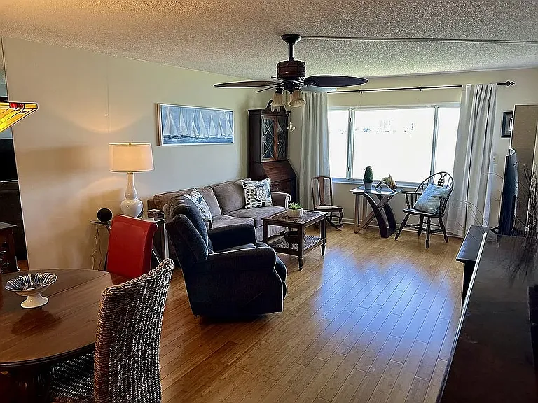4750 Cove Cir #503 — Photo 9