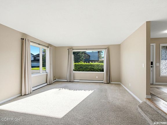 5th image of 2420 Scarborough Dr