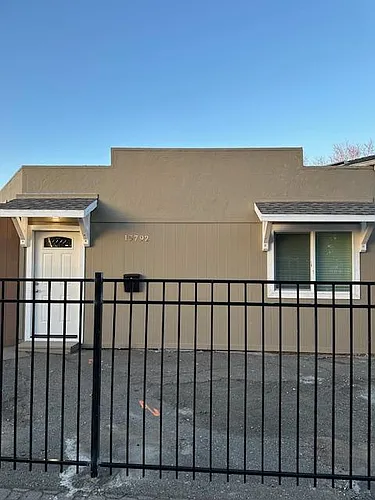 15792 E 14th St #15792 Photo 1