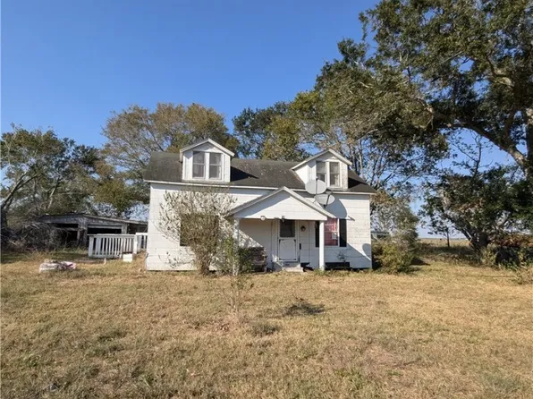 581 County Road 404, El Campo, TX 77437