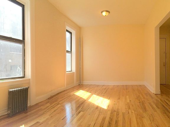 3rd image of 87 Saint Nicholas Pl APT 40