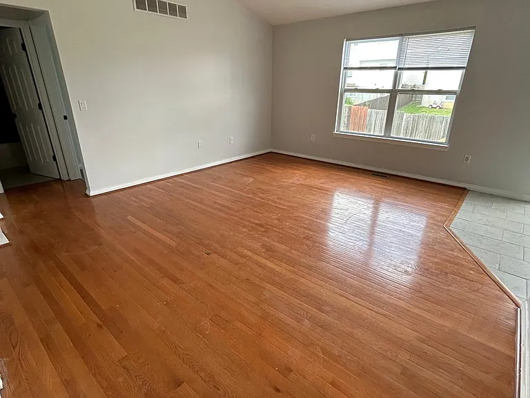 6602 Watson Ln — Photo 3