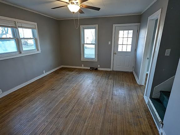 2nd image of 815 2nd St SW