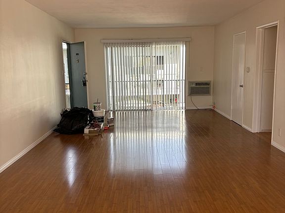 2nd image of 240 S Doheny Dr #2B-2Ba
