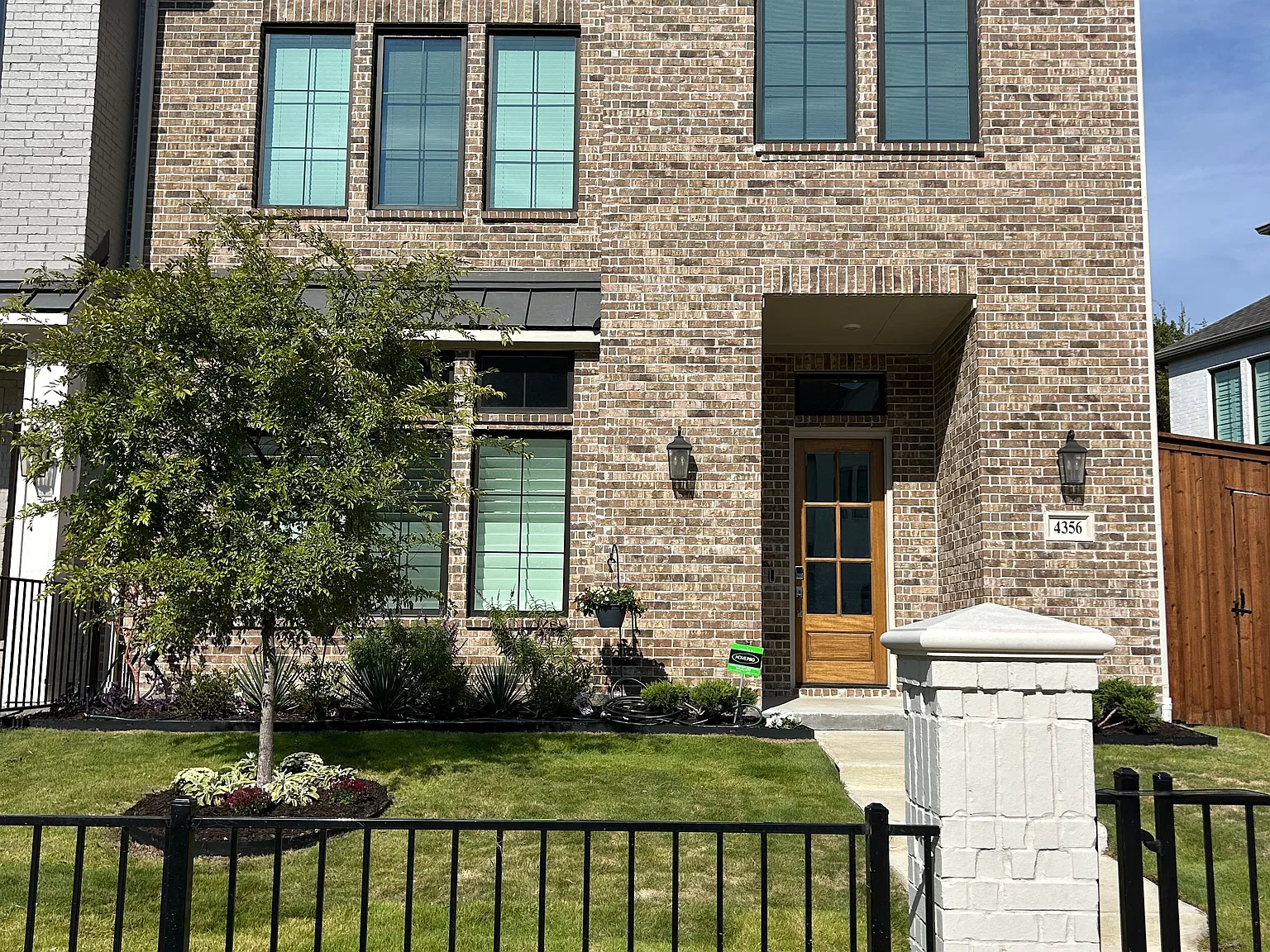 4 bed, 2611 sqft, $5,200 — Photo 1