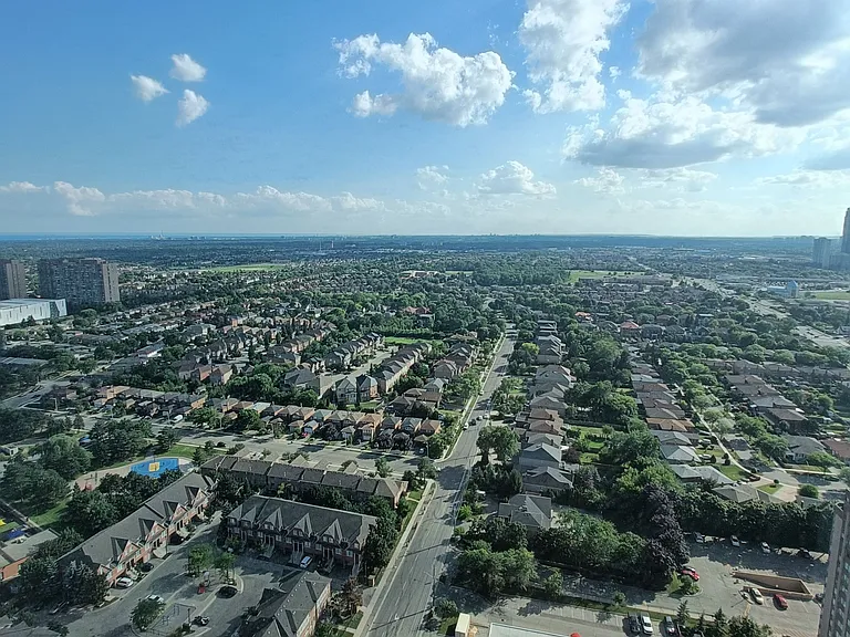 1 Fairview Rd E #3210 — Photo 11
