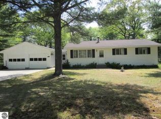 9284 Eastbrook Trl NW, Rapid City, MI 49676