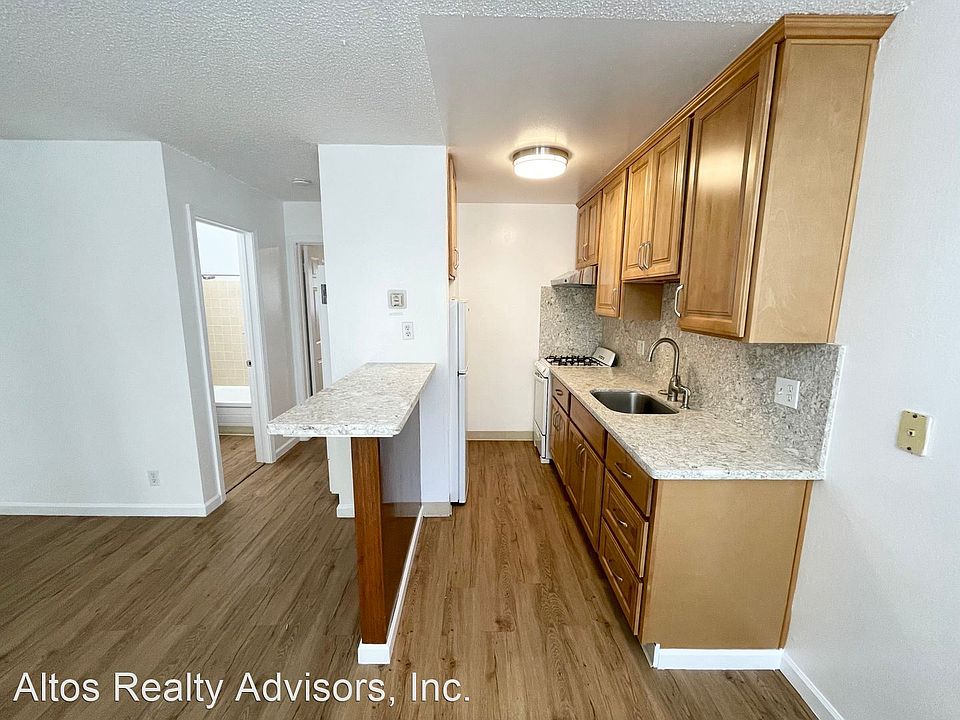 1st image of 427 E 19th St #2