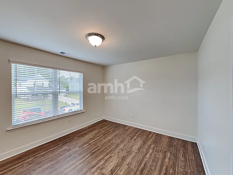 5035 Hudson Valley Dr — Photo 11