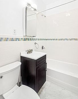 5th image of 5 E 63rd St APT 4B
