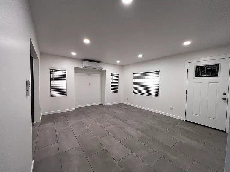 9717 Oak St — Photo 20