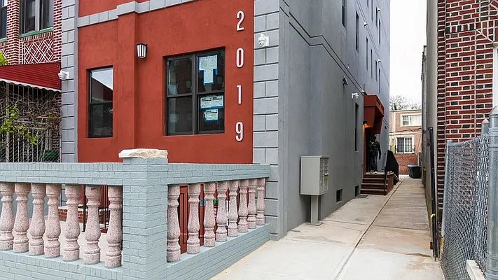 Rented by Nooklyn NYC LLC | media 17