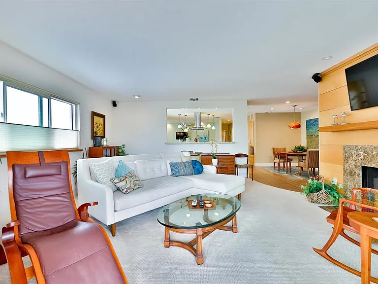 1524 Ynez Pl — Photo 5