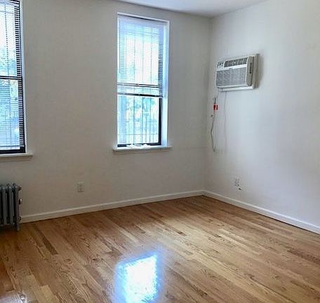 3rd image of 3033 32nd St APT 1A