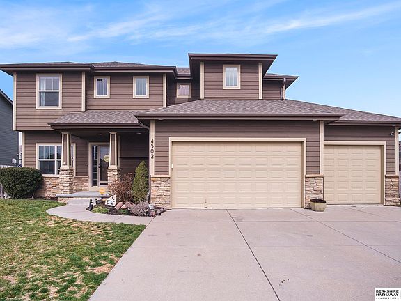 4th image of 4502 Helwig Ave