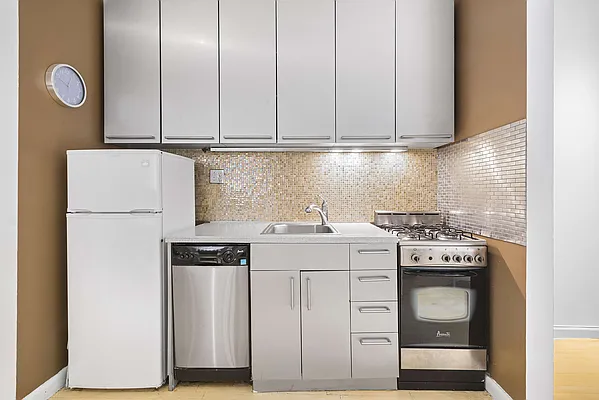 Rented by Cooper & Cooper Real Estate | media 29