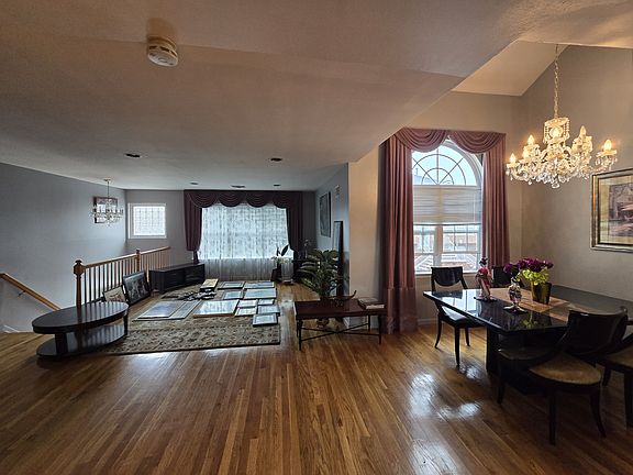 5th image of 5 Daniella Ct #2