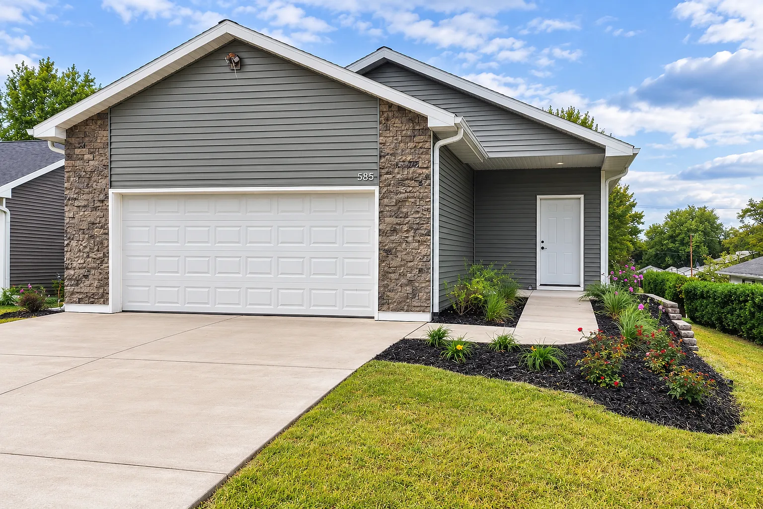 4 bed, 1678 sqft, $2,900 — Photo 1